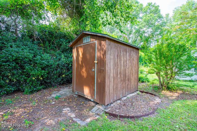 4902 Woodbrook Drive, New Bern, NC 28562