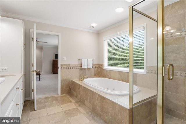 9833 SQUAW VALLEY DR, Vienna, VA 22182