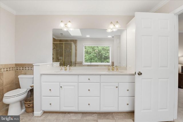 9833 SQUAW VALLEY DR, Vienna, VA 22182