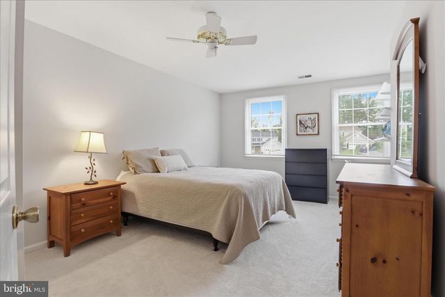 9833 SQUAW VALLEY DR, Vienna, VA 22182