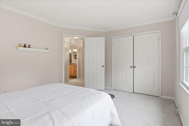 9833 SQUAW VALLEY DR, Vienna, VA 22182