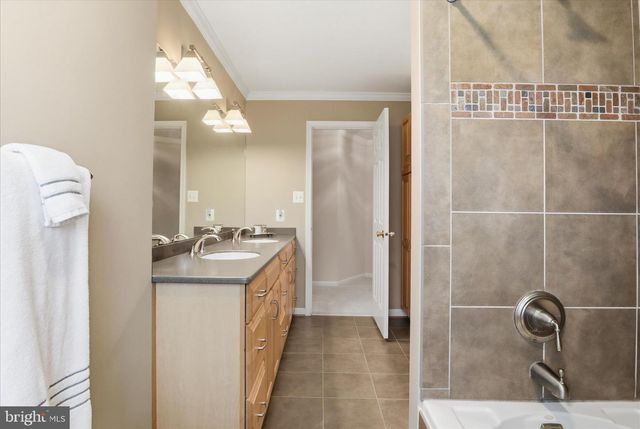 9833 SQUAW VALLEY DR, Vienna, VA 22182