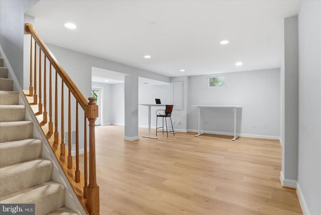 9833 SQUAW VALLEY DR, Vienna, VA 22182