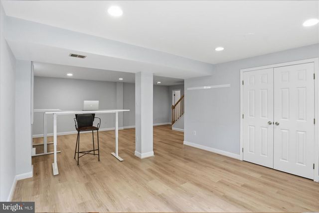 9833 SQUAW VALLEY DR, Vienna, VA 22182