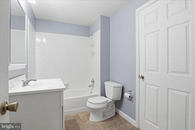9833 SQUAW VALLEY DR, Vienna, VA 22182