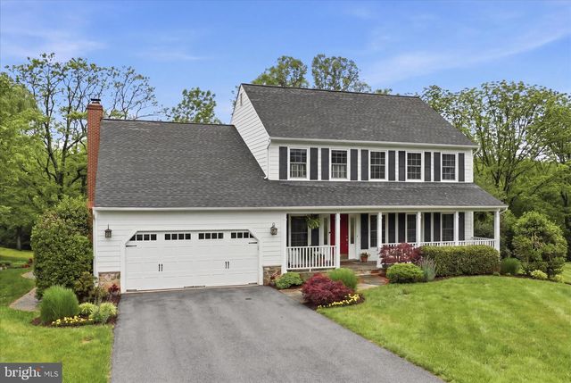 9833 SQUAW VALLEY DR, Vienna, VA 22182