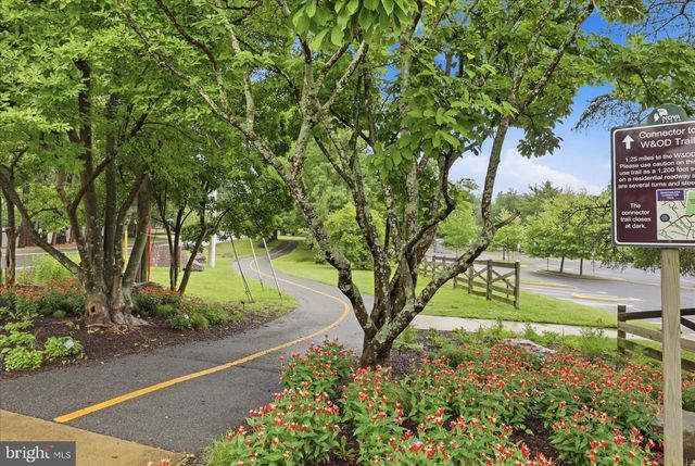 9833 SQUAW VALLEY DR, Vienna, VA 22182