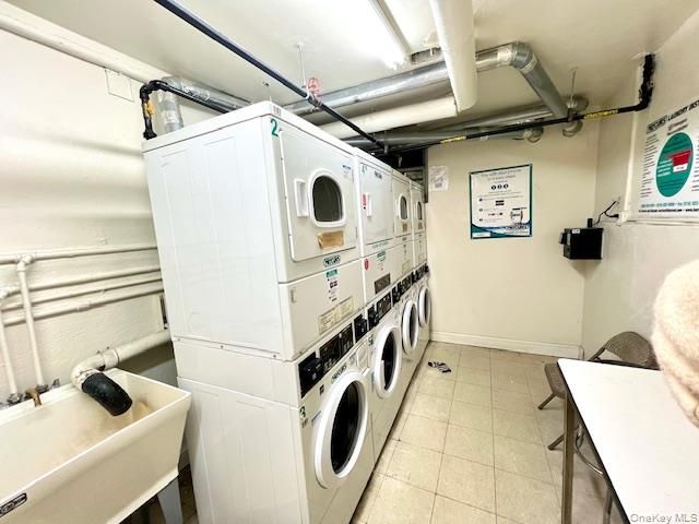 222-89 Braddock Avenue 4B, Bellerose, NY 11428