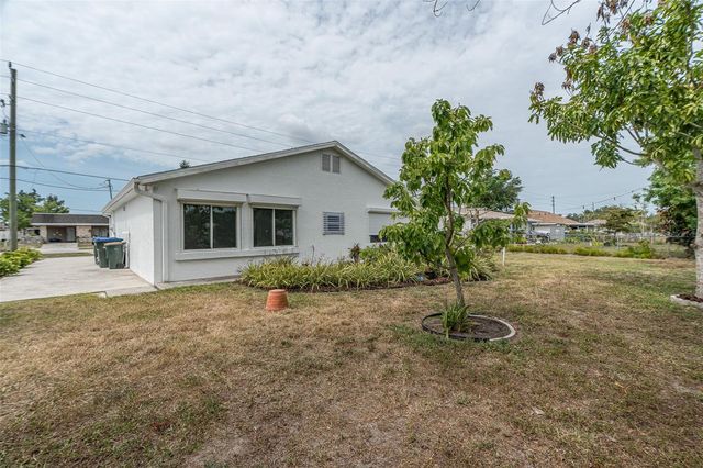 8716 TRIONFO AVENUE, North Port, FL 34287