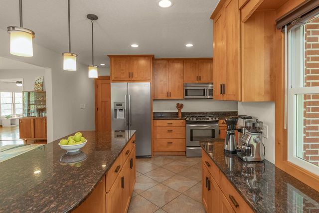 1940 Wachtler Avenue, Mendota Heights, MN 55118