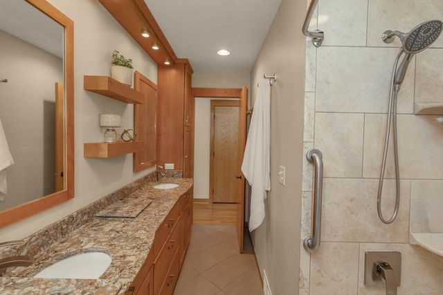 1940 Wachtler Avenue, Mendota Heights, MN 55118