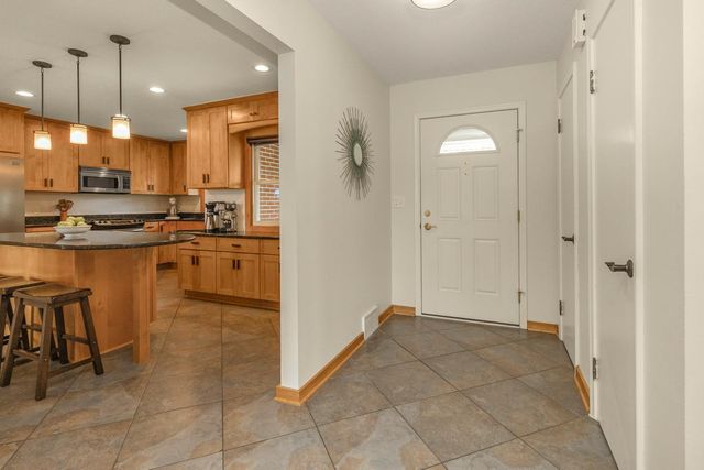 1940 Wachtler Avenue, Mendota Heights, MN 55118