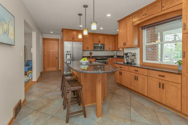 1940 Wachtler Avenue, Mendota Heights, MN 55118