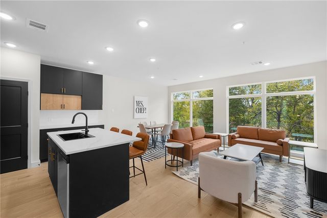 2539 East Villa Maria Road 11D, Bryan, TX 77802