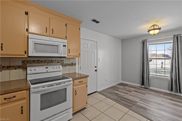 213 Ireland ST, Hampton, VA 23663