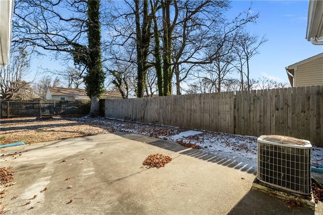 213 Ireland ST, Hampton, VA 23663