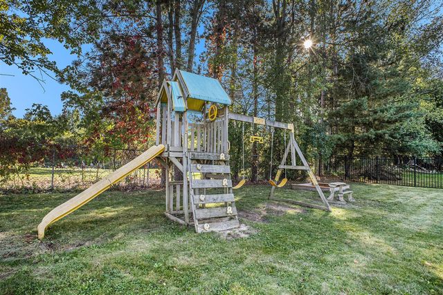 7115 Glen Creek Drive, Caledonia, MI 49316