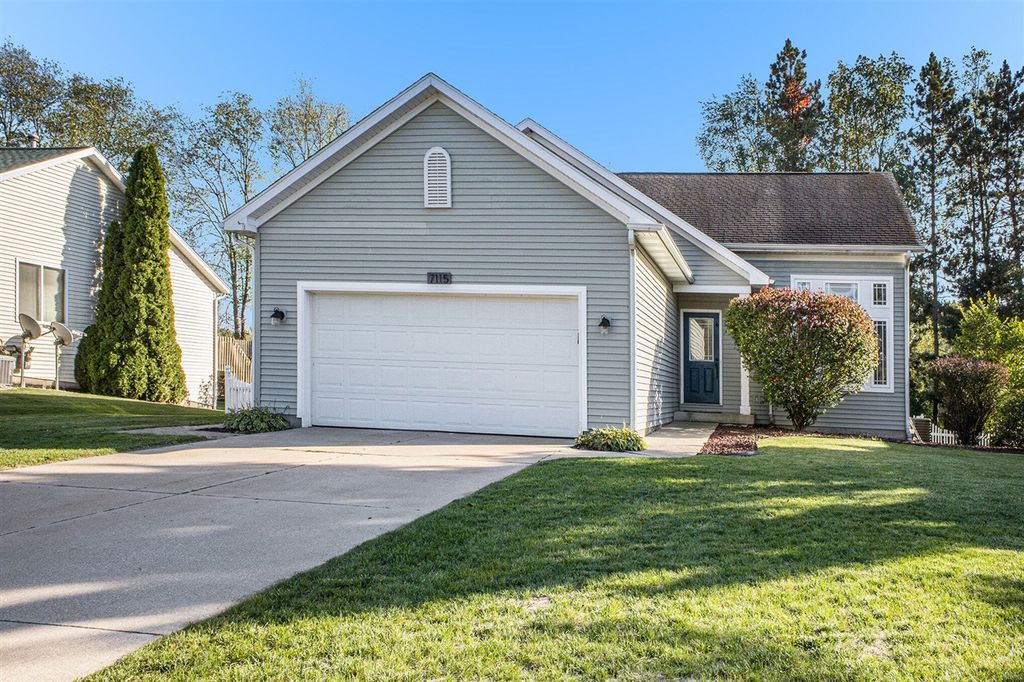 7115 Glen Creek Drive, Caledonia, MI 49316