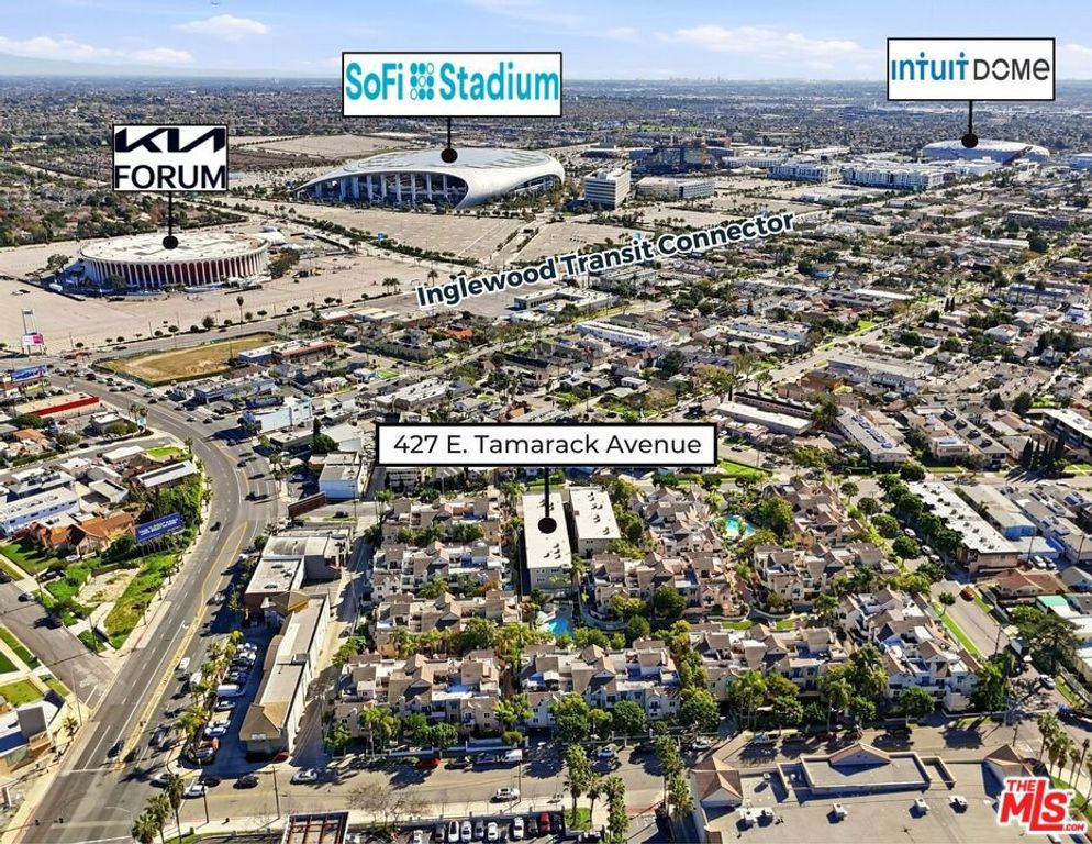 Image 3 of property listing at 427 E Tamarack Avenue, Inglewood, CA 90301