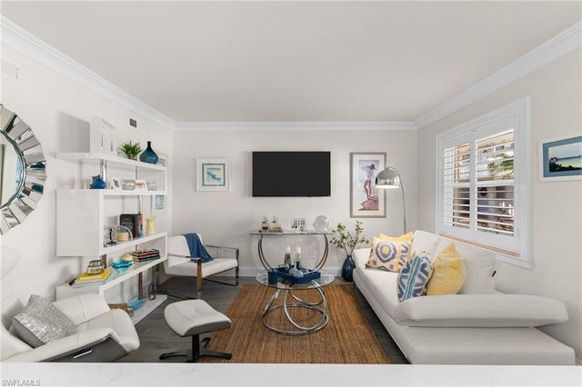 980 7th AVE S 102, Naples, FL 34102