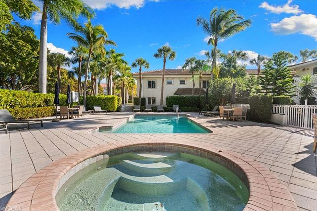 980 7th AVE S 102, Naples, FL 34102