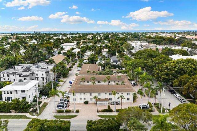 980 7th AVE S 102, Naples, FL 34102