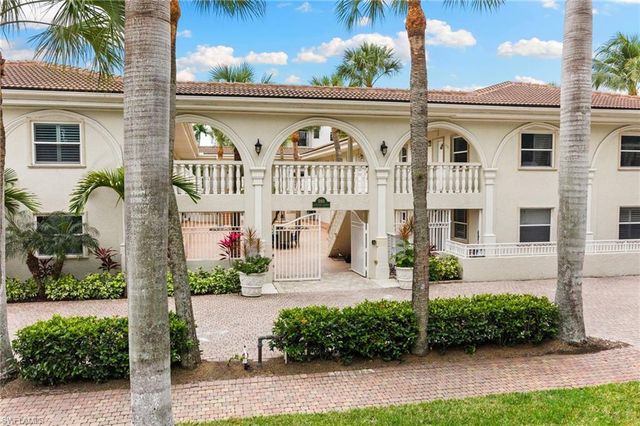 980 7th AVE S 102, Naples, FL 34102