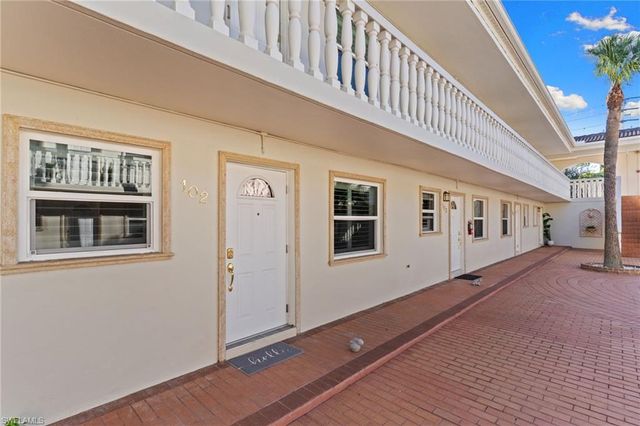 980 7th AVE S 102, Naples, FL 34102