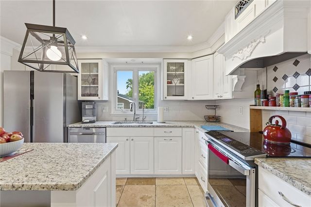 116 Hawthorne Dr, Wilkins Twp, PA 15235