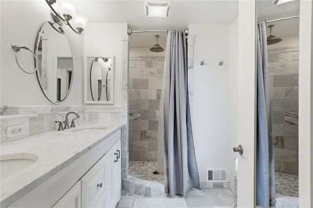 116 Hawthorne Dr, Wilkins Twp, PA 15235