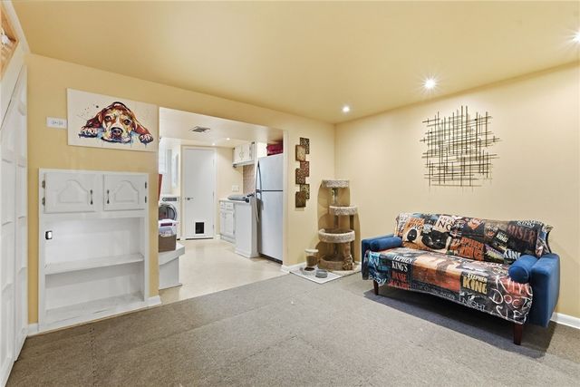 116 Hawthorne Dr, Wilkins Twp, PA 15235