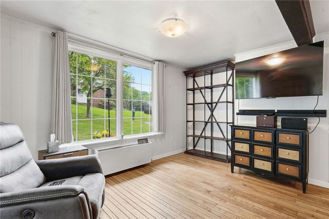 116 Hawthorne Dr, Wilkins Twp, PA 15235