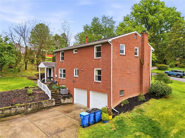 116 Hawthorne Dr, Wilkins Twp, PA 15235
