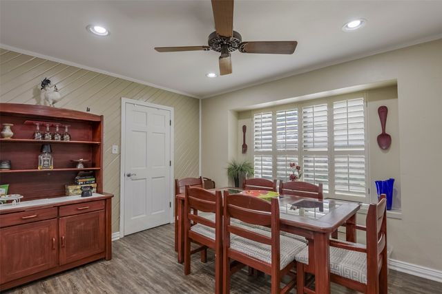 2010 Surrey Oaks Drive, Arlington, TX 76006