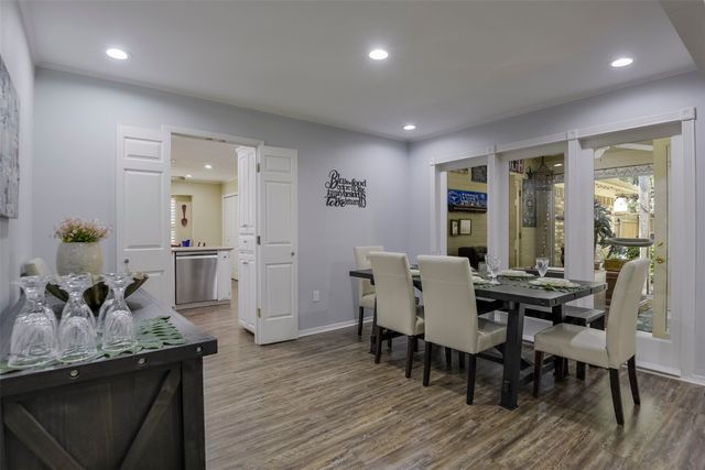 2010 Surrey Oaks Drive, Arlington, TX 76006
