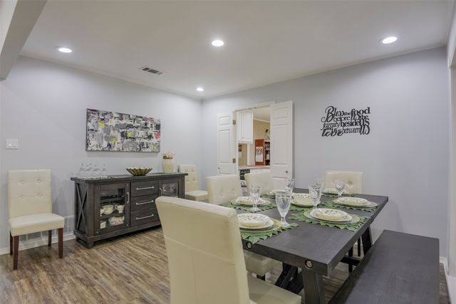 2010 Surrey Oaks Drive, Arlington, TX 76006