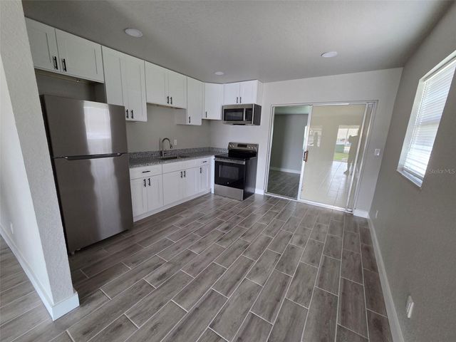 38300 HENRY DRIVE, Zephyrhills, FL 33542