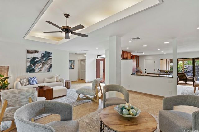 7832 Makaaoa Place, Honolulu, HI 96825