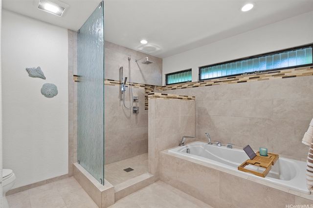 7832 Makaaoa Place, Honolulu, HI 96825