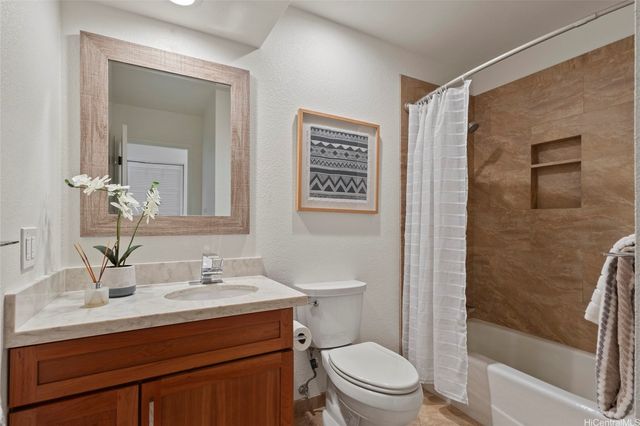 7832 Makaaoa Place, Honolulu, HI 96825