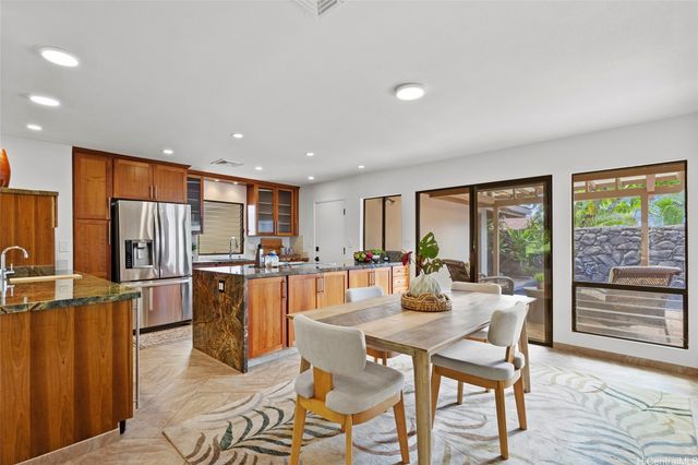 7832 Makaaoa Place, Honolulu, HI 96825