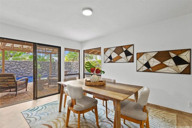 7832 Makaaoa Place, Honolulu, HI 96825