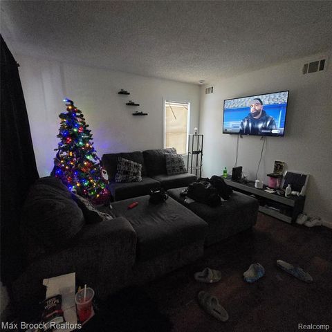 24511 Florence Street, Detroit, MI 48219