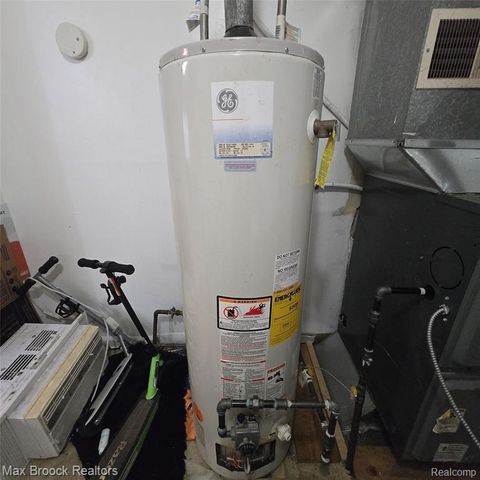 24511 Florence Street, Detroit, MI 48219