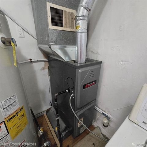 24511 Florence Street, Detroit, MI 48219