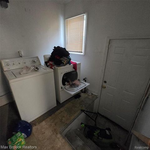 24511 Florence Street, Detroit, MI 48219