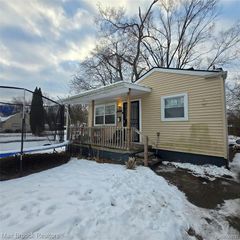24511 Florence Street, Detroit, MI 48219
