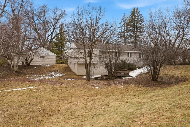 6300 Valley View Road, Edina, MN 55436