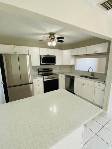 2217 Discovery Circle W, Deerfield Beach, FL 33442