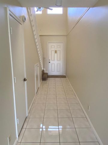 2217 Discovery Circle W, Deerfield Beach, FL 33442